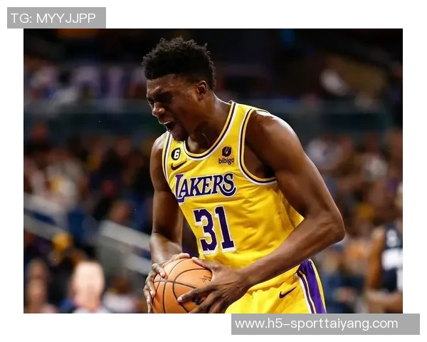 托马斯状态平平20投6中三分球命中率低迷仅获19分表现不佳